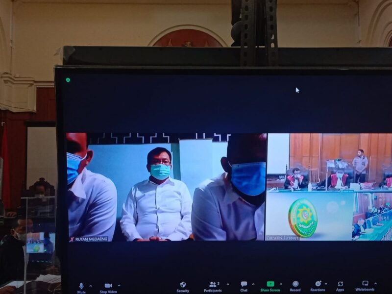 Foto: Tiga Terdakwa Investasi Bodong Robot Trading Dituntut 15 Tahun Penjara