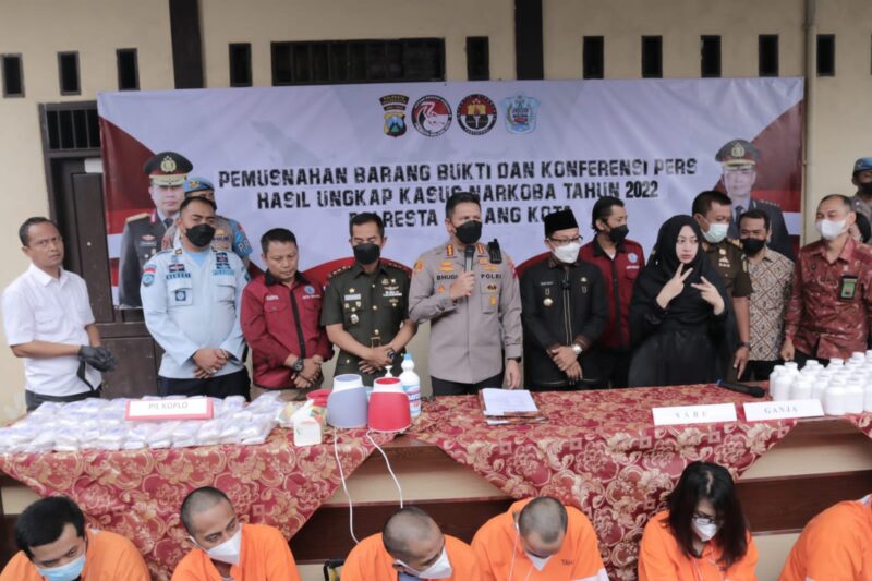 Foto: Polresta Malang Kota Ungkap 7 Kasus Narkoba, Ratusan Ribu Pil LL dan 7 Tersangka Berhasil Diamankan