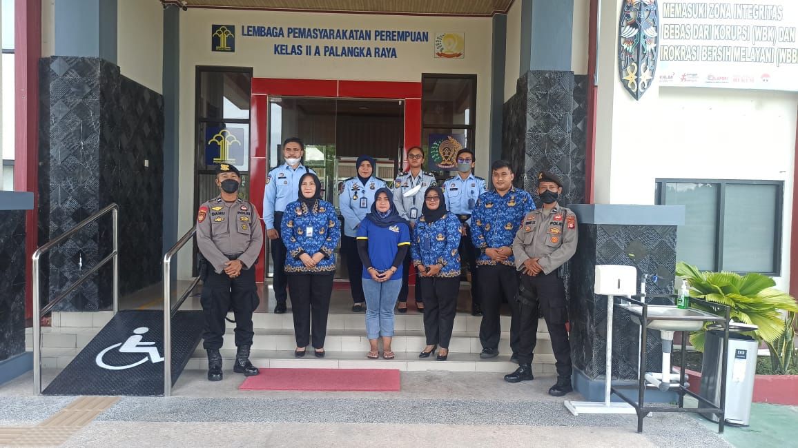 Satsamapta Polresta Palangka Raya Kawal Pemindahan WBP ke Martapura