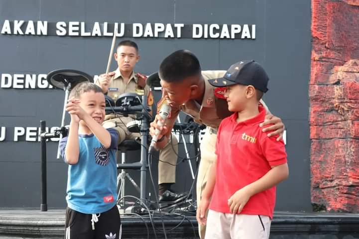 TOUR DE CAMPUS WUJUD KETERBUKAAN AAU KEPADA PUBLIK