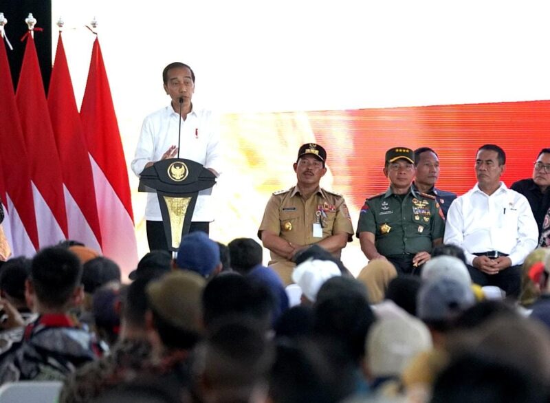 Panglima TNI Dampingi Presiden Jokowi Temui Ribuan Petani Se-Jawa Tengah