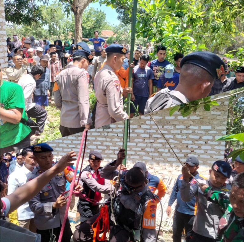 Tim SAR Sat Brimob Polda Jatim bersama BPBD Pamekasan Berhasil Evakuasi Jenazah dari Dalam Sumur