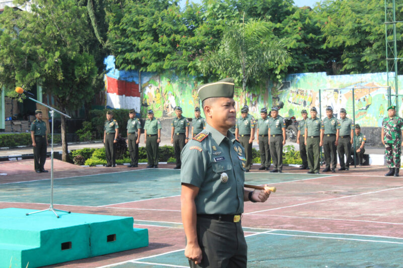 Dandim 1612 / Manggarai Pimpin Acara Korps Rapot Wisuda Purnatugas dan Pindah Satuan Anggota Kodim 1612 / Manggarai