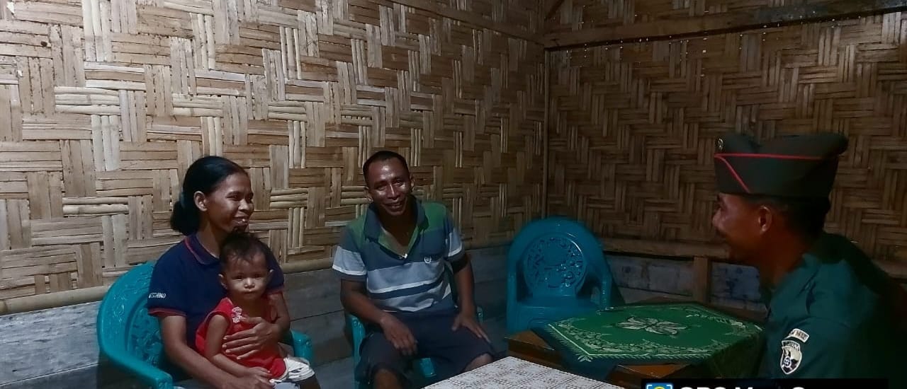 Babinsa Koramil 1612-07/Satar Mese Memberikan Perhatian kepada Keluarga dan Sosialisasi Pencegahan Stunting