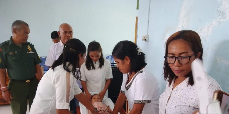 Babinsa Koramil 1612-06/Lembor hadiri Rapat Koordinasi dan Pembukaan Pemberian Makanan Tambahan untuk Anak Stunting