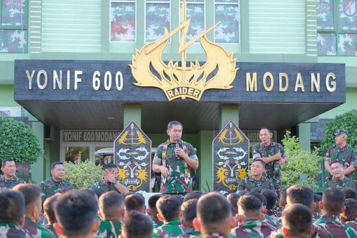 Kunjungi Yonif Raiders 600/Modang, Kasad : Prajurit Harus Tahu Tehnologi Terkini.