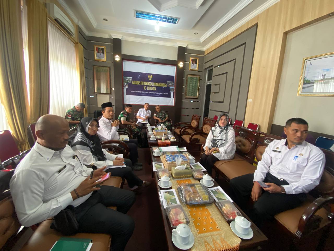 Dandim 1208/Sambas Hadiri Vicon Rapat Koordinasi TNI Manunggal Membangun Desa ( TMMD ) TA. 2024 Dan Lomba Karya Jurnalistik