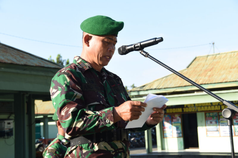 Pimpin Upacara Bendera 17-an, Danramil 1002-08/Lau Bacakan Amanat KASAD