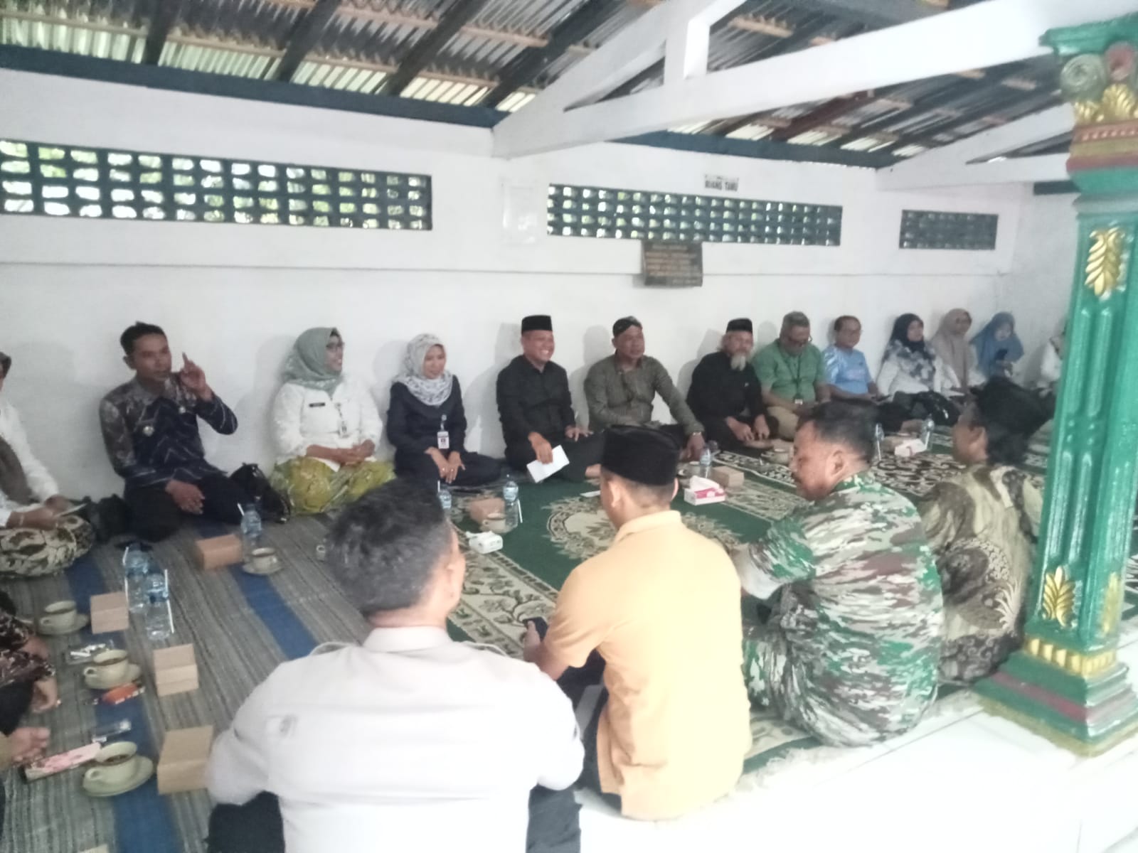 Danramil 09/Kutowinangun Ikuti Gelar Selamatan Desa, Mohon Agar Wilayah Tetap Kondusif