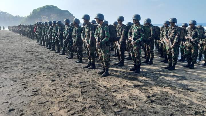 Taruna AAL Korps Marinir Selesai Laksanakan Pendidikan Komando