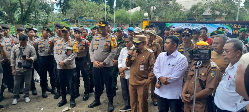 Bersinergi Dengan Polri,Personel Kodim 1009/Tanah Laut Amankan Jalannya Demo Di Kebun Sawit PTPN IV