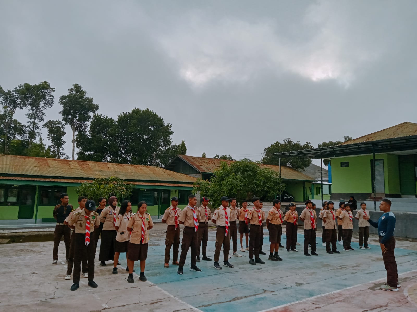Materi Penanggulangan Bencana Alam oleh Anggota Kodim 1621/TTS untuk Pramuka Saka Wira Kartika