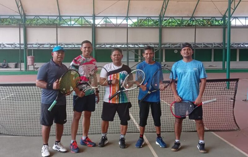 Danyonif 621/Mtg Jalin Silaturahmi Dengan Olahraga Tenis