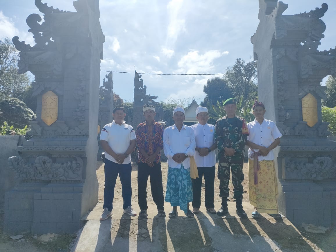 Babinsa Koramil 1002-01/Bas Amankan Persembahyangan Hari Raya Nyepi di Pura Agung Datu Magintir