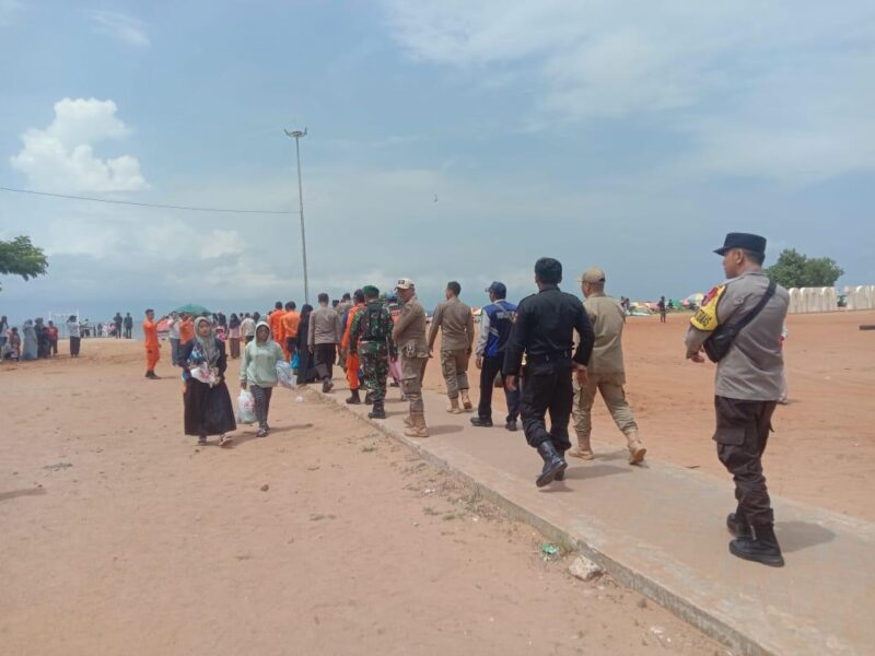 Libur Lebaran Sinergitas Personel Kodim 1009/Tanah Laut Bersama Stakeholder Terkait Amankan Objek Wisata Di Kabupaten Tanah Laut