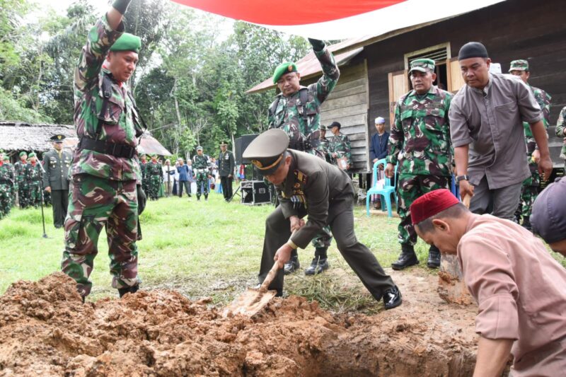 Pemakaman Almarhum Kopka Supianor Secara Militer Berlangsung Dengan Hikmat