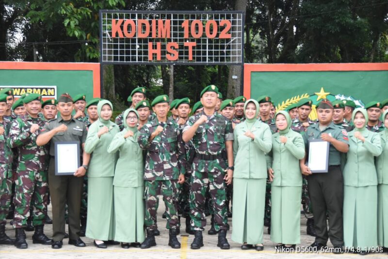 Dandim 1002/HST Terima Korp Raport Pindah Satuan Anggota