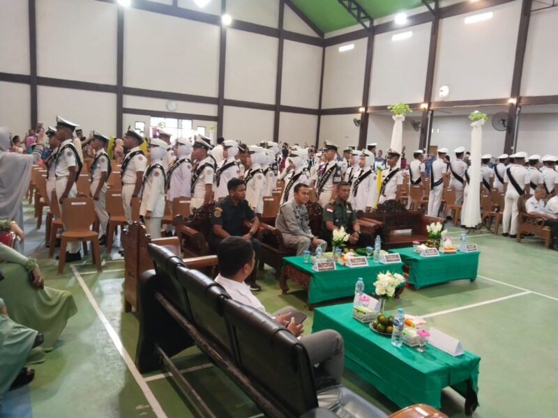 Danramil 05/Pemangkat Hadiri Pelaksanaan Wisuda Taruna -Taruni SMKN 1 Pemangkat