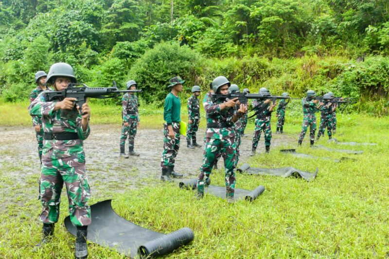 Jaga Profesionalisme Dan Pertajam Naluri Tempur Perorangan, Pangkalan Korps Marinir Sorong Melaksanakan Latihan Perorangan Dasar Menembak Senapan