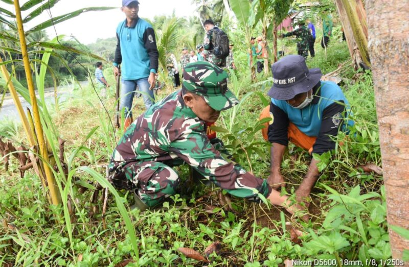 Mitigasi Bencana Tanah Longsor Dan Banjir, Kodim HST Tanam Ratusan Pohon