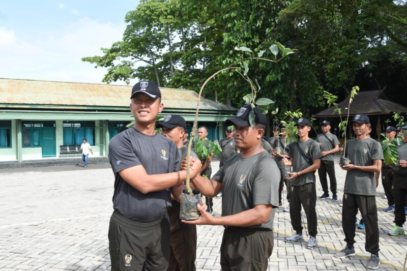 Dandim HST Satu Pohon Selamatkan Dunia, Tanam Pohon, Tanam Harapan Untuk Masa Depan