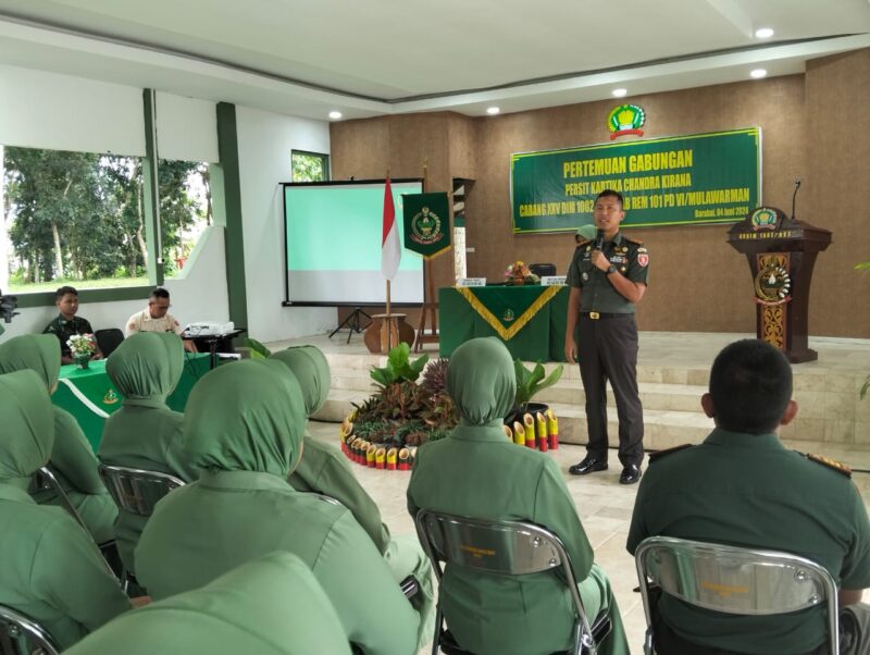 Pertemuan Gabungan Persit KCK Cabang XXV Dim 1002, Dandim selaku Pembina Berikan Arahan