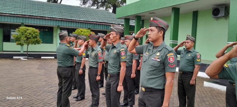 Latihan Peraturan Baris-Berbaris Menjadi Kegiatan Rutinitas Personel Kodim 1009/Tanah Laut Sebelum Kegiatan