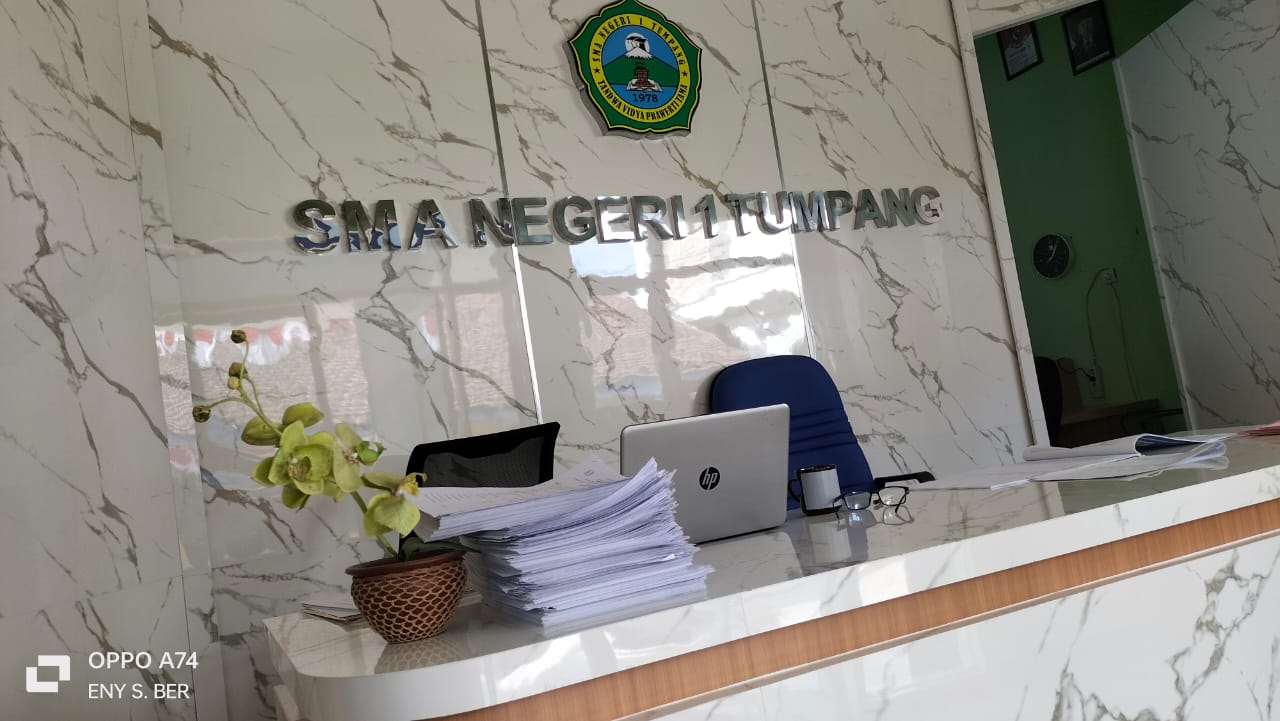 Tim Media Investigasi Sumbangan di SMA Negeri 1 Tumpang Malang