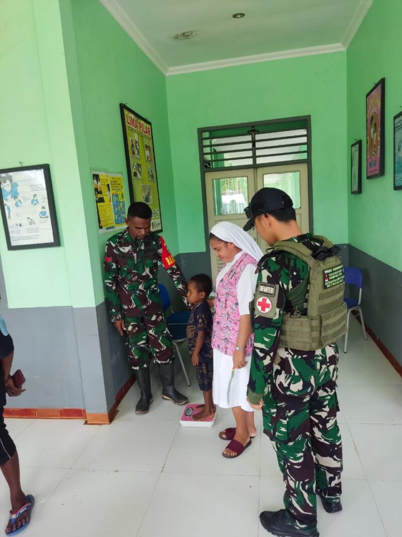 Tingkatkan Kesadaran Akan Kesehatan, Satgas Yonif 611/Awang Long Turun Tangan Pantau Kesehatan Balita