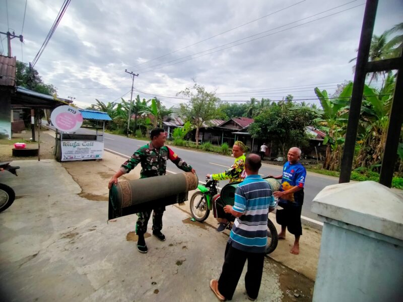 Siapkan Tempat Ibadah Nyaman, TNI Bersihkan Langgar Nurul Jannah