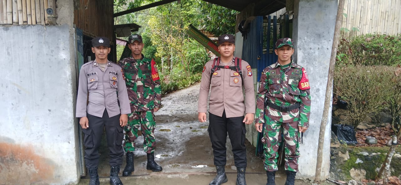 Babinsa-Bhabinkamtibmas HST Bersinergi Amankan Objek Wisata Kampoeng Bambu dan Lainnya di Libur Idul Fitri