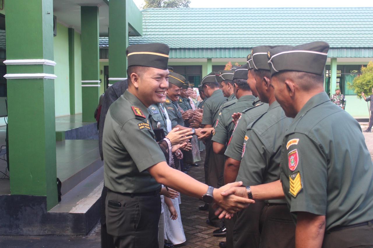 Penuh Keakraban Seluruh Personel Kodim 1009/Tanah Laut Mengikuti Halal Bihalal Di Makodim 1009/Tla