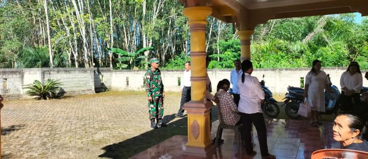 Personel Kodim 1009/Tanah Laut Amankan Jalannya Ibadah Perayaan Minggu Paskah Di Wilayah Desa Binaan