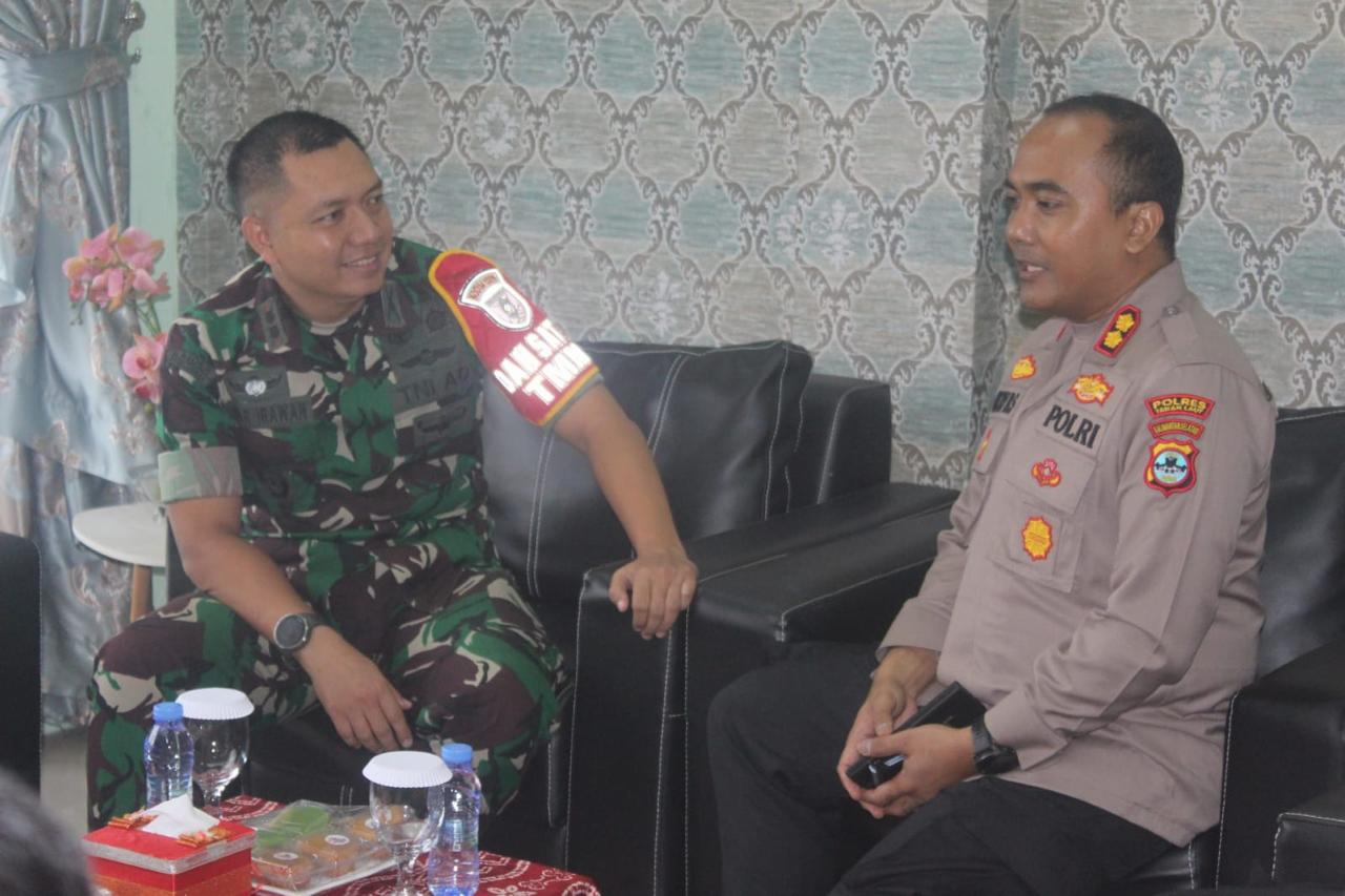 Dandim Menyambut, Baik Kunjungan Silaturahmi Kapolres Tanah Laut Beserta Jajaran Di Makodim 1009/Tanah Laut