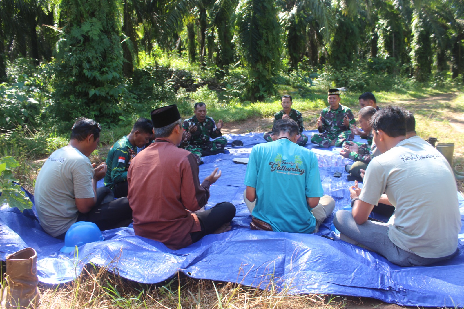 Agar Kegiatan Berjalan Lancar Potong Tumpeng Dan Doa Bersama Awali Pra TMMD Ke-124 Kodim 1009/Tanah Laut