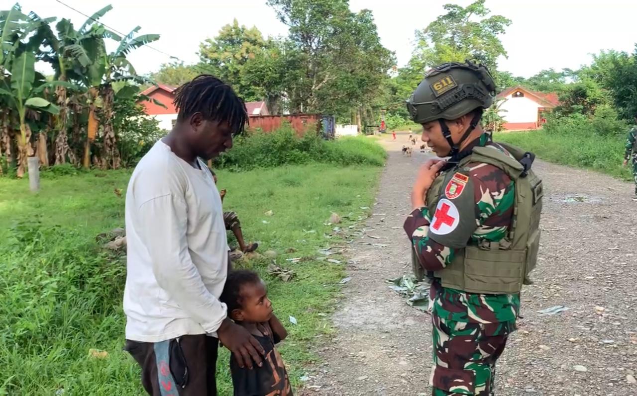 Bangun Komunikasi Harmonis, Satgas Yonif 611/Awang Long Melaksanakan Komsos di Nayaro