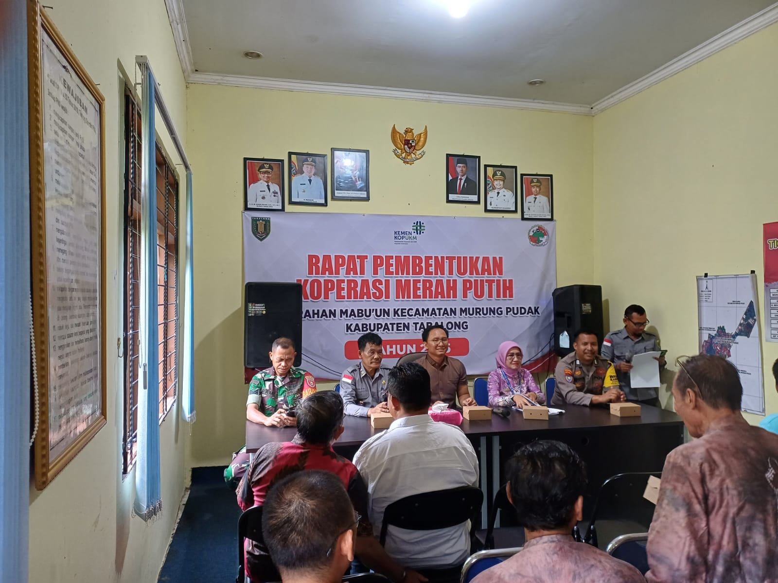 Kebersamaan TNI, Pemerintah dan Warga Dalam Rapat Koperasi Merah Putih Mabu’un