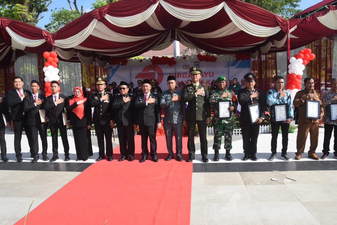 Sinergitas TNI-Polri Terbukti: Babinsa Sertu Sutoyo Dapat Penghargaan di Hari Bhayangkara ke-79