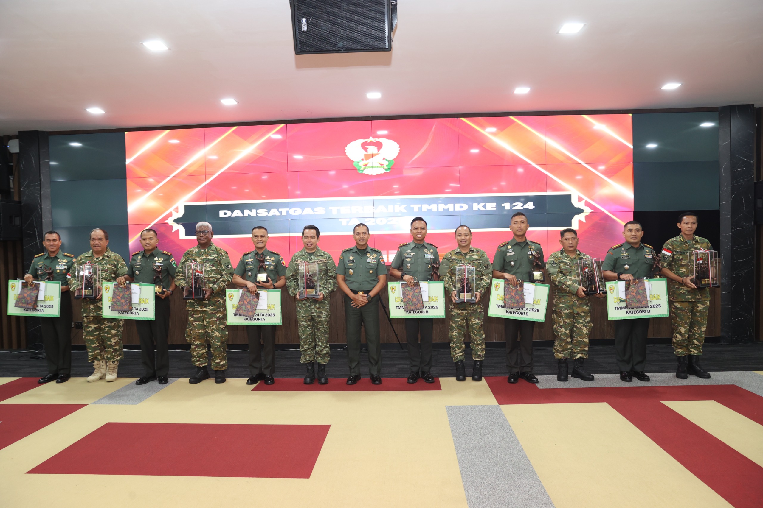 Berkat Sinergi, yang Kuat Kodim 1002/HST Borong Tiga Penghargaan TMMD ke-124