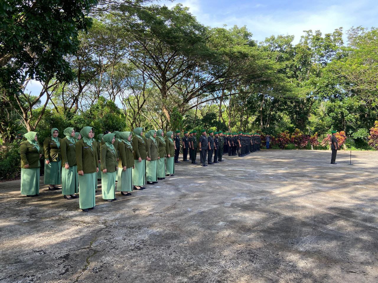 Hut Kodam XII/Tanjungpura Ke-67 Kodim 1208/Sambas Laksanakan Ziarah Rombongan