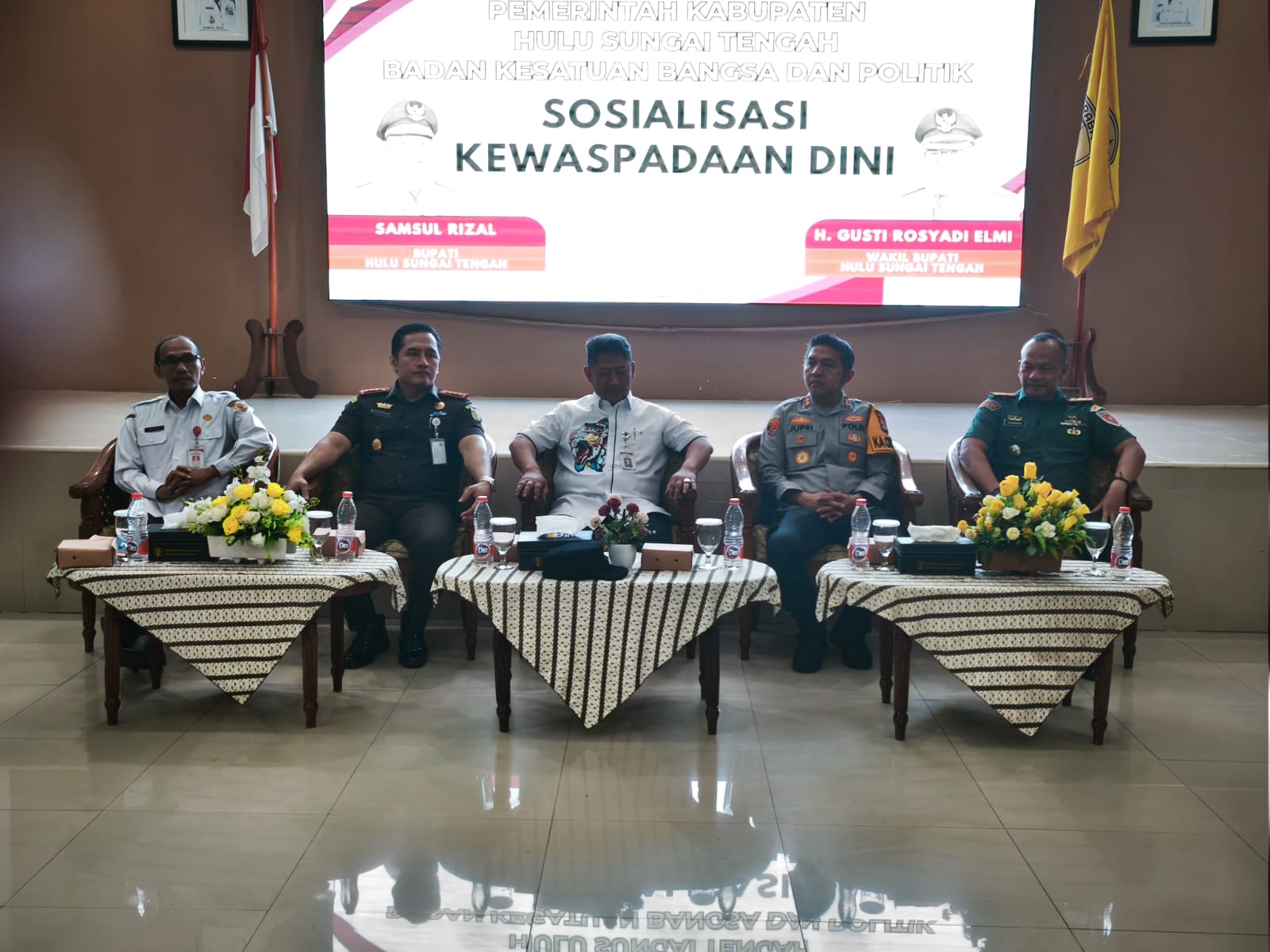 Sinergi Wujudkan Stabilitas, Pasi Intel Kodim 1002/HST Hadiri Sosialisasi Kesbangpol