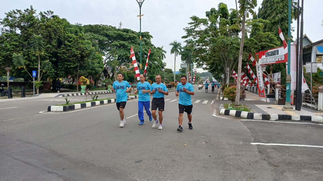 Semangat dan Kebersamaan Warnai Kegiatan Lari Bersama Kodim 1008/Tabalong