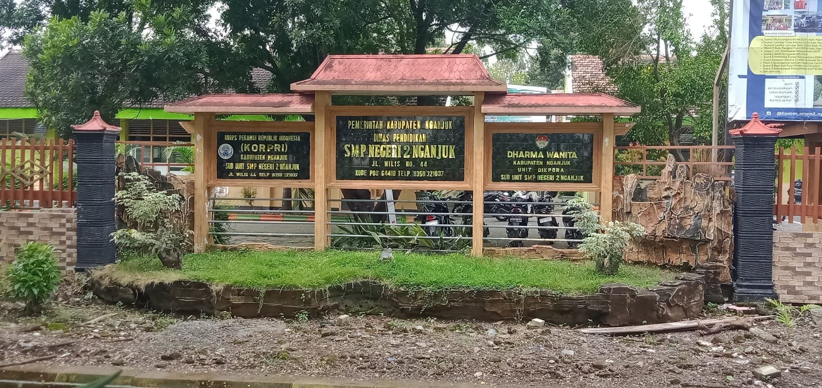 SMPN 2 Nganjuk Diduga Lakukan Pungutan Brutal: Uang Gedung Rp900 Ribu, Seragam Rp1 Juta