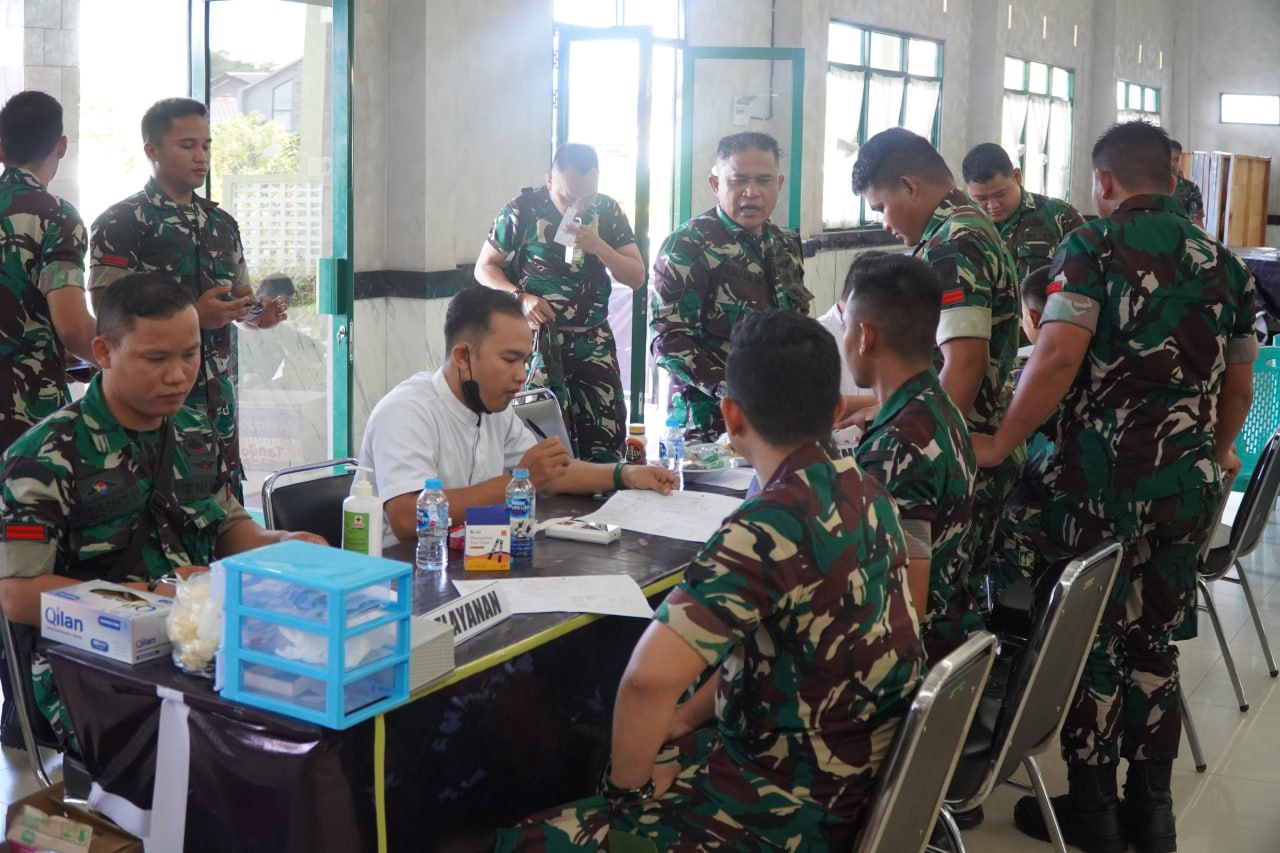 Sambut Hut TNI Ke 80, Kodim 1208/Sambas Gelar Bakti Sosial Donor Darah Dan Pengobatan Gratis