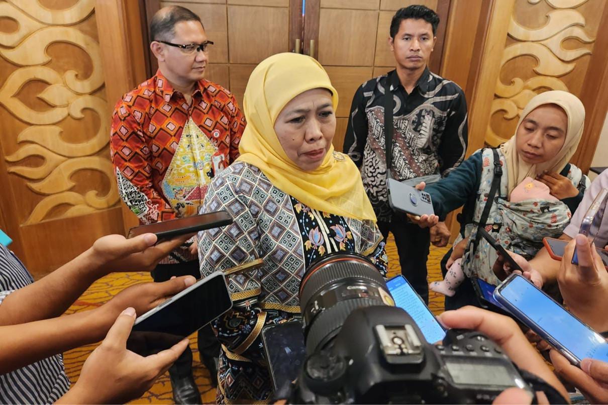 Kepala SMAN 1 Pace di Ujung Tanduk? Khofifah Tegas: Main Pungutan, Harus Siap Dicopot dan Diproses Secara Hukum