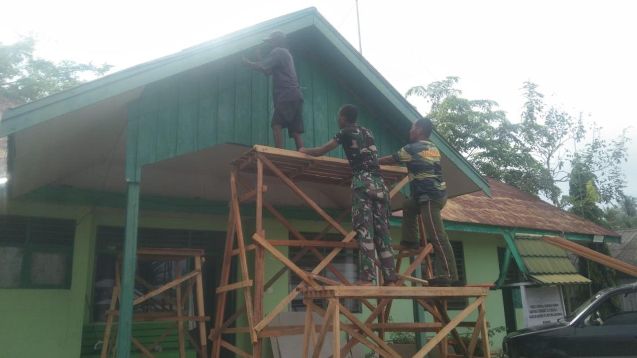 Ciptakan Lingkungan Kerja Yang Nyaman, Personal Koramil 1009-05/Kurau Benahi Kantor Koramil