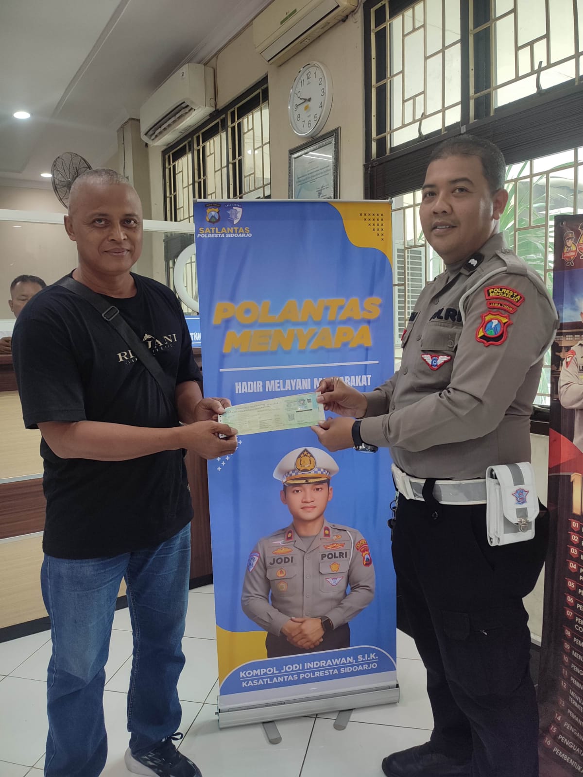 Samsat Sidoarjo Kota, Terapkan Kualitas Pelayanan Prima Untuk Masyarat