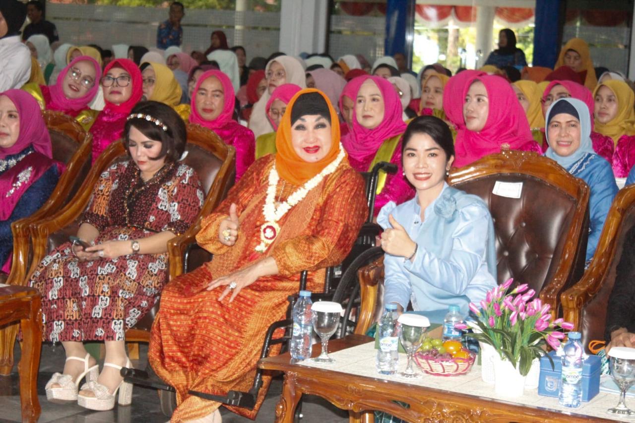 Dandim 1009/Tanah Laut dan Ketua Persit Hadiri Peringatan Hari Ibu 2025 Kabupaten Tanah Laut