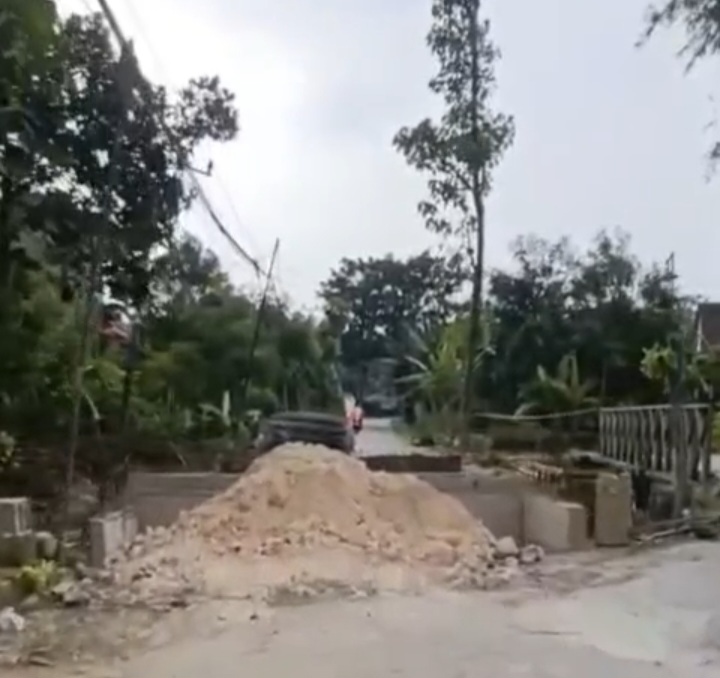 Screenshot_20251216_101203_Video Player