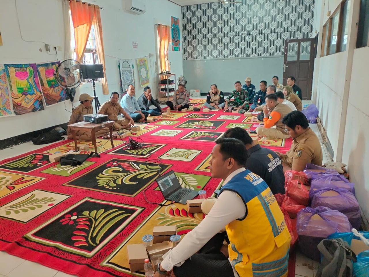 Danramil 1009-05/Kurau Bersama Forkopimcam Serta Instansi Terkait Melaksanakan Rakor Terkait Wilayah Kecamatan Bumi Makmur